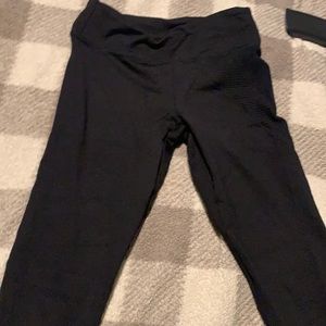 All black koral leggings